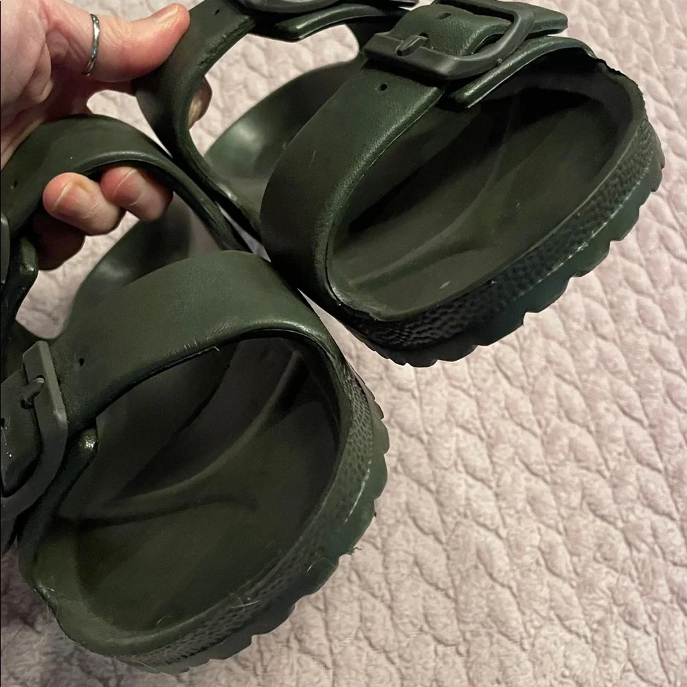 Goodfellow Men’s Two Strap Sandal - size 8